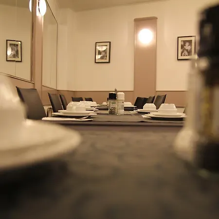 Carlton Hotel 3*
