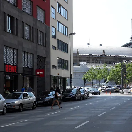 Carlton 3*