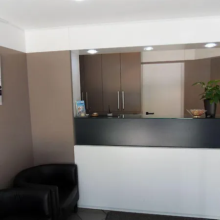 Carlton Hotel 3*