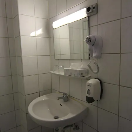 Carlton Hotel 3*