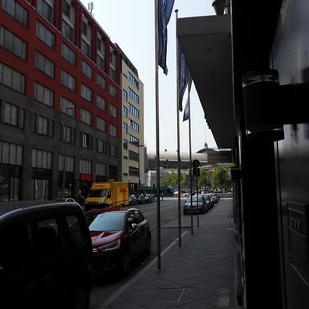Carlton Hotel Frankfurt nad Mohanem