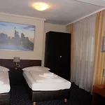 Carlton Otel 3*