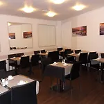 Otel Carlton 3*