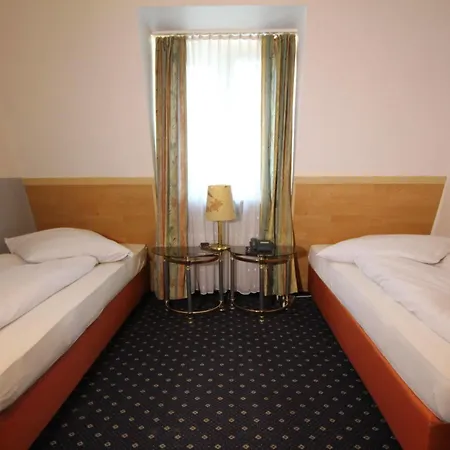 Carlton Szálloda 3*